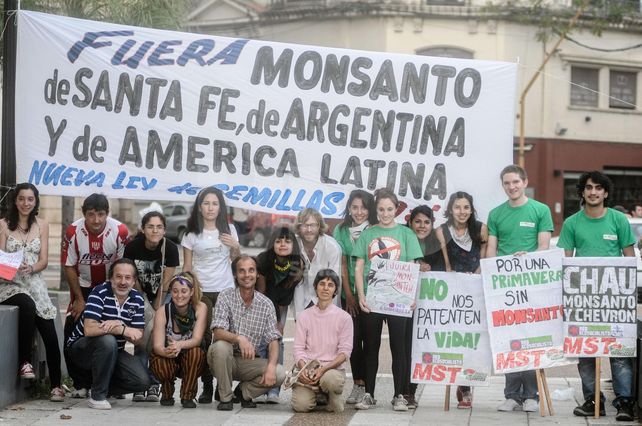Se realizó en Santa Fe una protesta contra Monsanto