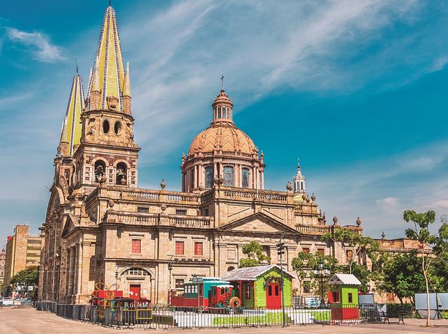 En México existen 98 catedrales distribuidas por todo el país, las cuales reflejan más de cinco siglos de historia.