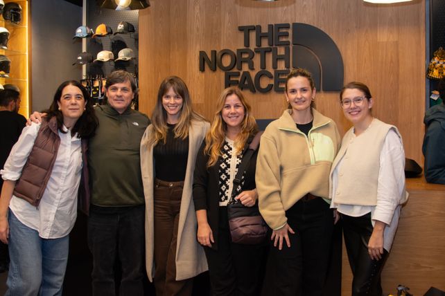 Cecilia Martínez, Máximo Maggio, Paula Broglia, Guille Gasparini, Virginia Arnau y Mel del Barrio