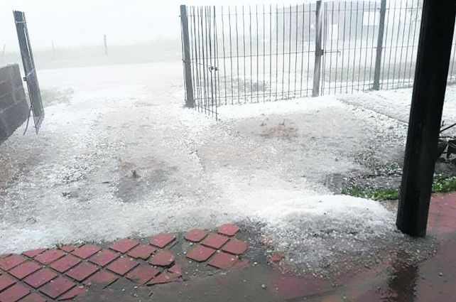 manto blanco. El granizo cubrió grandes superficies en Las Colonias.