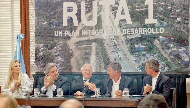 Lifschitz presentó un plan integral de desarrollo para la Ruta 1