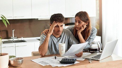 Ahorros o deudas: advierten que el 47,7% de los hogares argentinos no llega a fin de mes