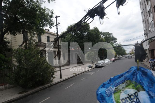 Por el temporal, varios barrios y vecinos de la Costa quedaron  sin luz