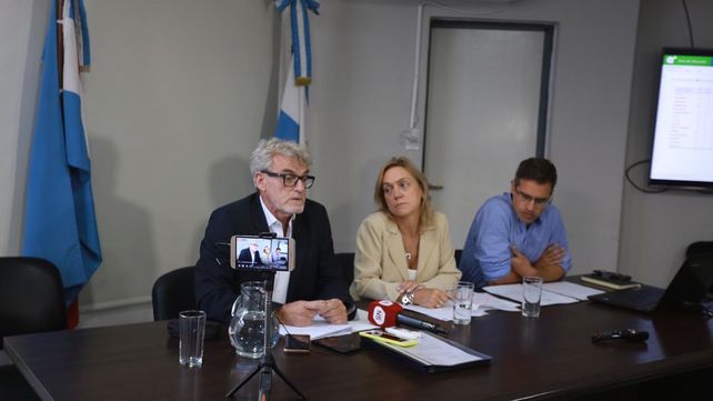 Autoridades de Salud brindaron una conferencia de prensa por el dengue y el coronavirus.&nbsp;