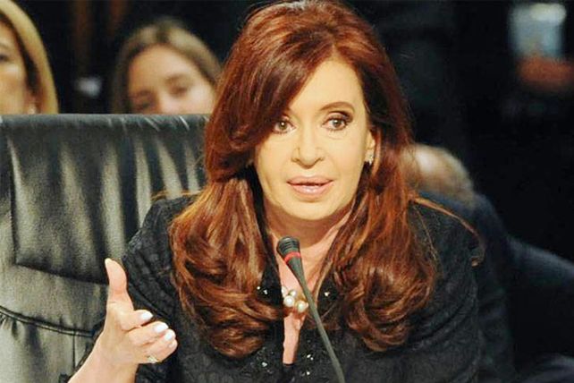 Cristina suspendió su agenda para velar a su suegra