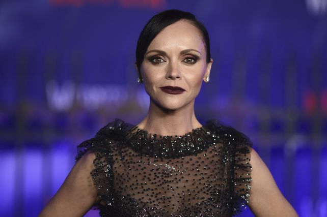 Tim Burton regresa con la serie Merlina, la niña gótica de Los locos Addams