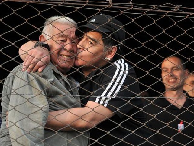Máxima preocupación por la salud de Don Diego Maradona