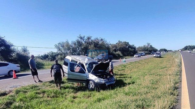 Despistes y vuelcos con varios lesionados y una fallecida