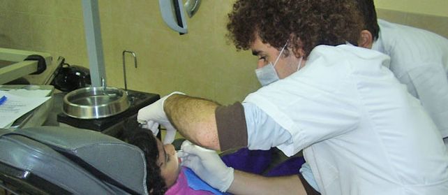 Una muy buena noticia. Los odontólogos reemplazarán el torno por un procedimiento mínimamente invasivo en base a un gel.