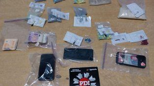 Viajaba con su hija de 4 años y cayó con éxtasis, LSD, ketamina y cristal