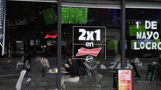 En Pellegrini y Pichincha los empresarios del rubro exhibieron promociones.