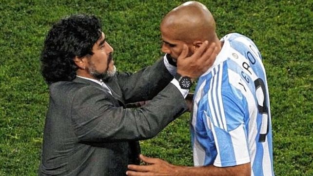 Juan Sebastián Verón reconoció que se quedó con ganas de una charla más profunda con Diego Maradona. 