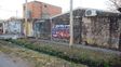 Alerta. Los vecinos de Clavel al 7100 segu&iacute;an buscando ayer al presunto abusador de una nena del barrio.