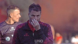 De Paoli ventiló un tema de vestuario en Colón: Me pasó algo tremendo con un jugador