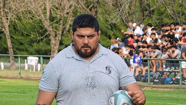 El santafesino Maximiliano Bustos es uno de los entrenadores del plantel de Estudiantes de Paraná.
