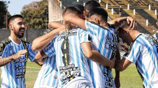 Almirante Brown volvió a ganar después de tres presentaciones.