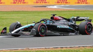 El joven británico doblegó a su compañero de equipo Lewis Hamilton en la clasificación.