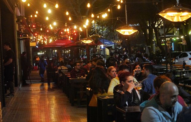 La nocturnidad sigue siendo alta los fines de semana y el público prioriza espacios al aire libre. 