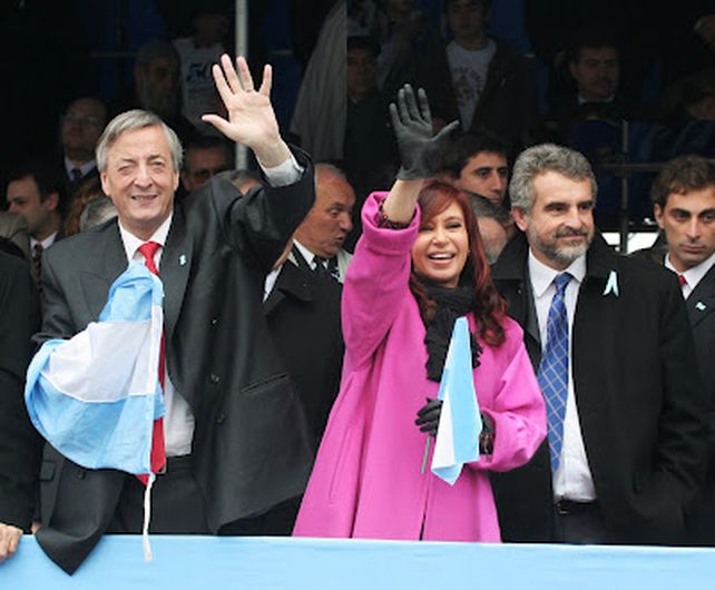 Rossi dijo que jamás le preguntó a Néstor y Cristina los motivos de su elección para presidir el bloque de Diputados y lo comparó con el fútbol: “Cuando te ponen de titular en el equipo no preguntás y cuando te sacan tampoco”.