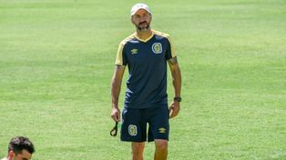 Sigue probando. El Kily metería algunas variantes el sábado en el amistoso.