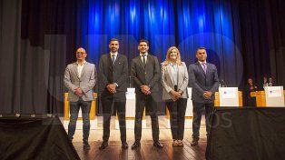 Hubo tímidos intentos de confrontar, pero fue poco lo que dejó para analizar la cita en Paraná Debate, en el Teatro 3 de Febrero. Fortalezas y flaquezas&nbsp;