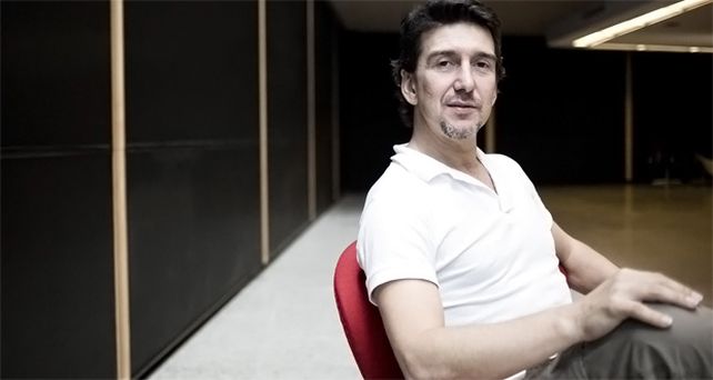 El artista sigue internado.