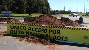 Largas filas en el único acceso a la ciudad de Concordia