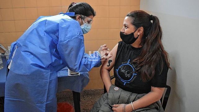 La provincia de Santa Fe recibió 69.700 nuevas vacunas AstraZeneca﻿ que permitirán avanzar en la población general