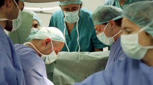 Fue a un hospital para ser circuncidado pero los médicos le amputaron el pene