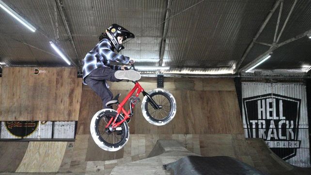 Máximo Peralta&nbsp;tiene ocho años y es campeón nacional de BMX y es el único referente rosarino de su categoría en todo el país.