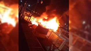 Un incendio en el Club Náutico de Paraná destruyó tres embarcaciones y generó una gran preocupación. Investigan las causas del siniestro.