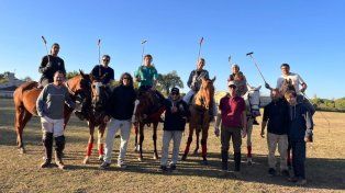 Los jinetes, tacos y caballos en las instalaciones de Aurora. Del campeonato participarán tres equipos.
