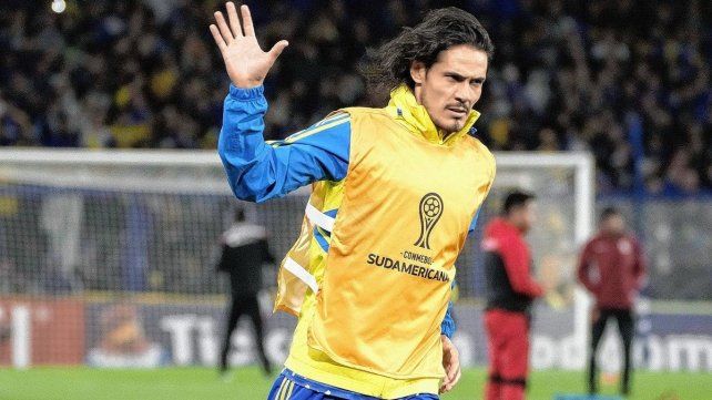 Edinson Cavani es titular en Boca.