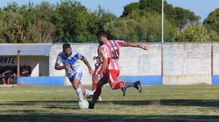 El Decano aprovechó una ráfaga de dos minutos para liquidar el partido en el inicio del segundo tiempo.