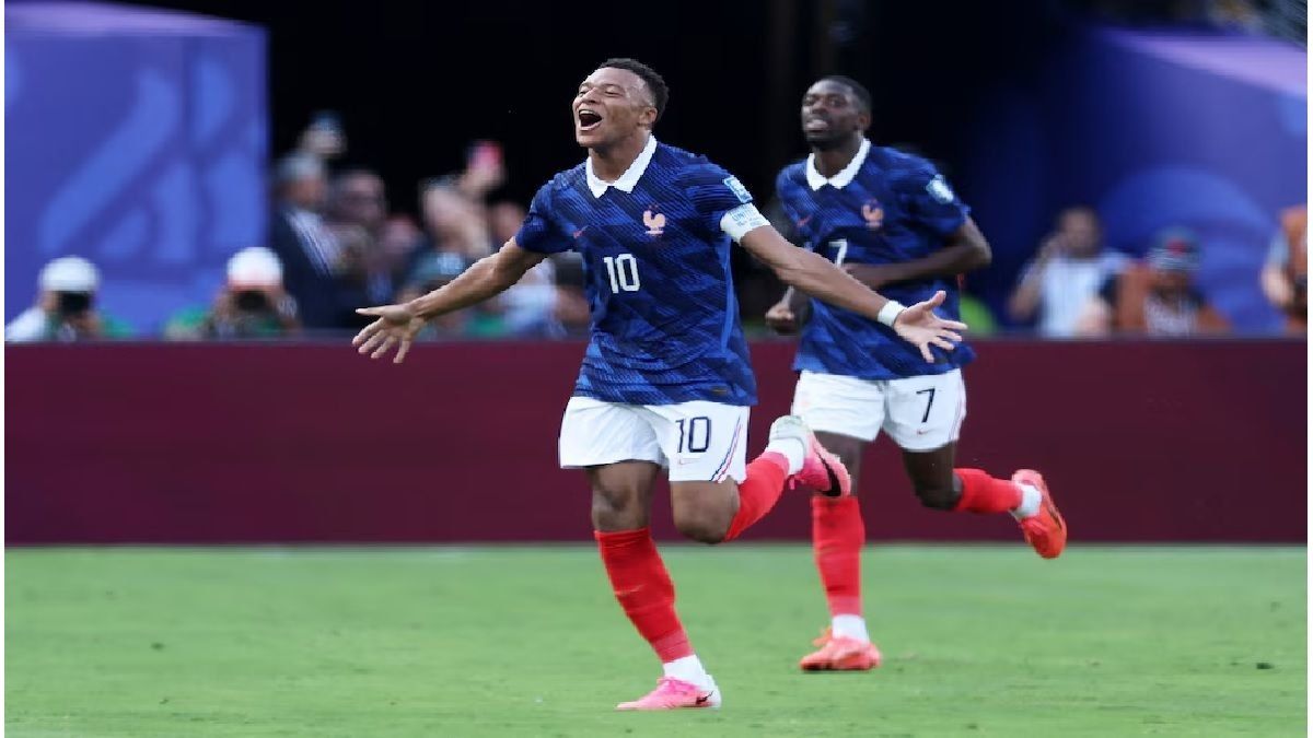 Con dos tantos de Mbappé, Francia goleó 3-0 a Suecia y jugará ante Paraguay los octavos de final