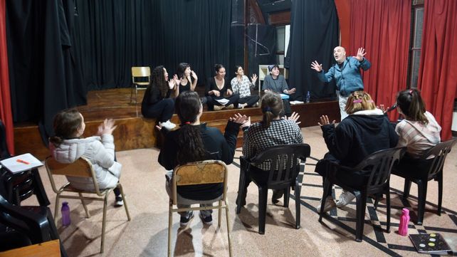 La Escuela Provincial de Teatro y Títeres cumplió 50 años de historia.