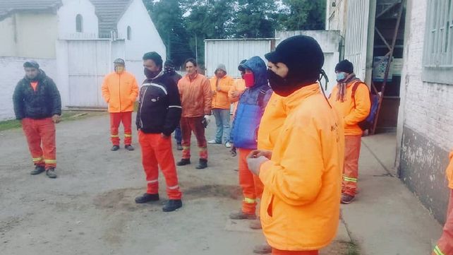 Municipales de Paraná exigen un bono y elementos de higiene