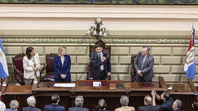 Las mejores fotos de la asunción de Maximiliano Pullaro como gobernador de Santa Fe