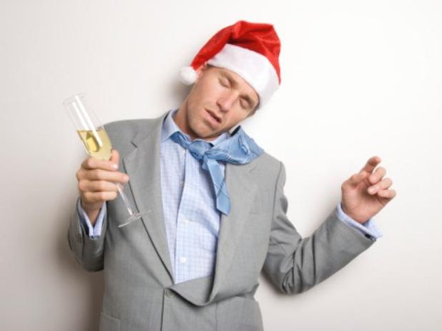 Durante las festividades de fin de año son típicos los excesos tanto en la comida como en el alcohol aunque hay alimentos con propiedades contra la molesta resaca.