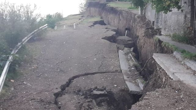Alarma. Es inminente el desmoronamiento de la zona afectada e insisten en que los vecinos deben evacuarla.