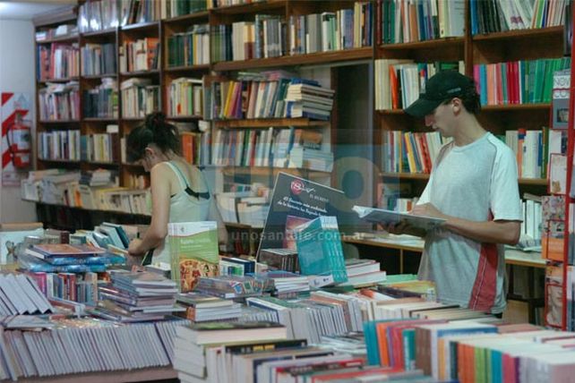 Los libros son el regalo elegido para grandes y chicos en Navidad