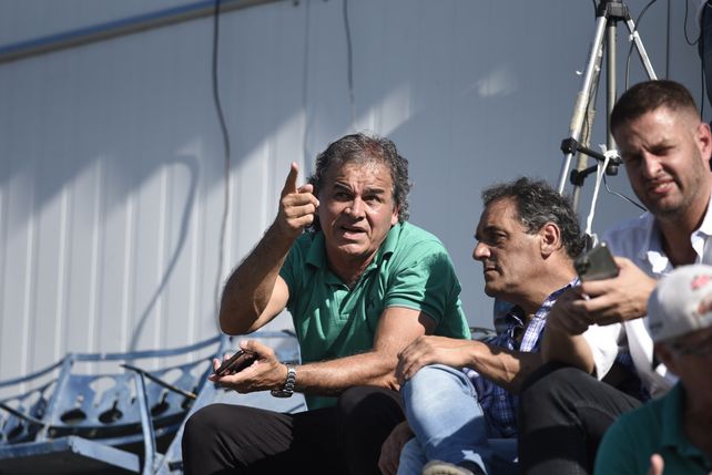 Llegó a Tablada. Cuffaro Russo habla con el presidente Carlos Lancelotti. El flamante técnico asume mañana a las 9.