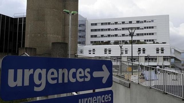 Seis participantes del ensayo se encuentran ingresados en el hospital de Pontchaillou en Rennes.