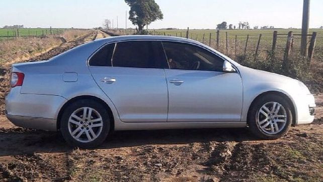 Encontraron a un hombre dentro de su auto con dos tiros en la cabeza