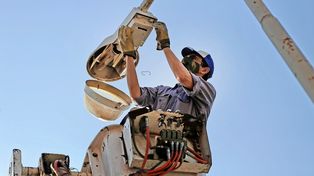 Trabajos de iluminación en la ciudad de Santa Fe