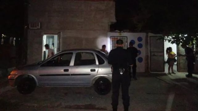 Una casa y un quiosco contiguo recibieron una lluvia de balas la noche del miércoles.