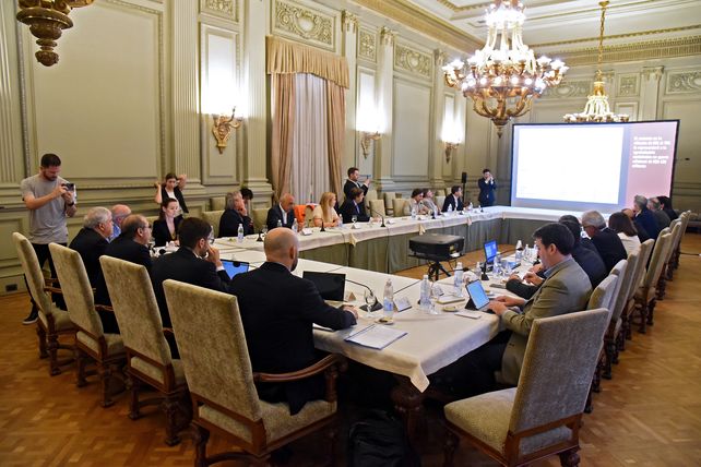 Alerta. El gobernador Pullaro y el ministro Puccini se reunieron con entidades empresarias de la provincia.