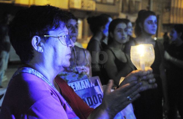 Los actos y marchas en reclamos por los muertos y damnificados en la inundaci&oacute;n del 2003 en plaza 25 de mayo.
