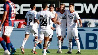 Newells sorprendió a San Lorenzo y lo goleó en el Nuevo Gasómetro