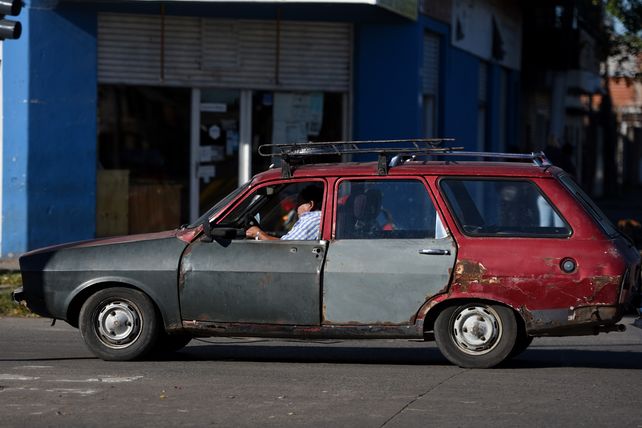 Envejece el parque automotor: la mitad de los autos de Rosario tiene más de 15  años de antigüedad